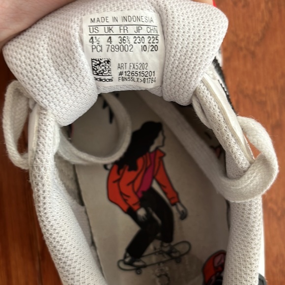 Adidas special edition shell toes - Picture 7 of 8